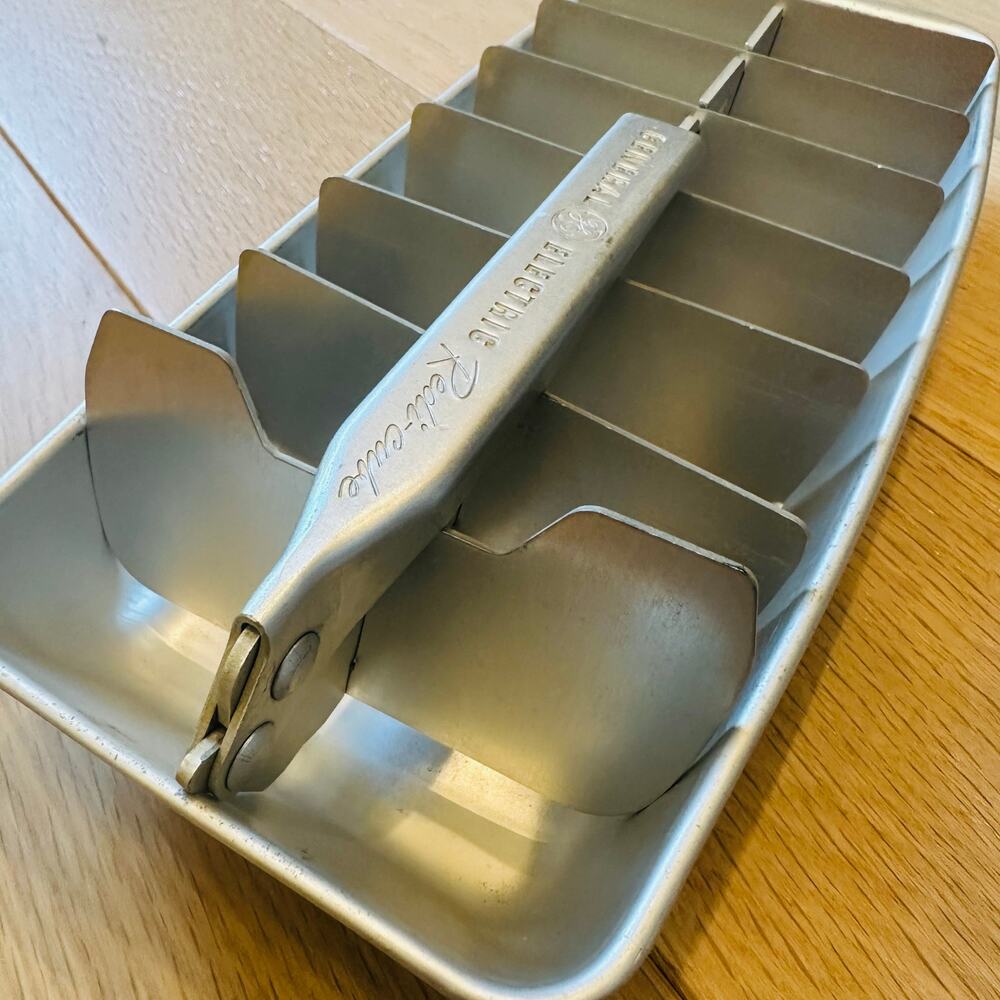 Vintage General Electric Redi-Cube Ice Cube Tray Aluminum Metal 16 Cube GE Set 2 - Picture 4 of 7